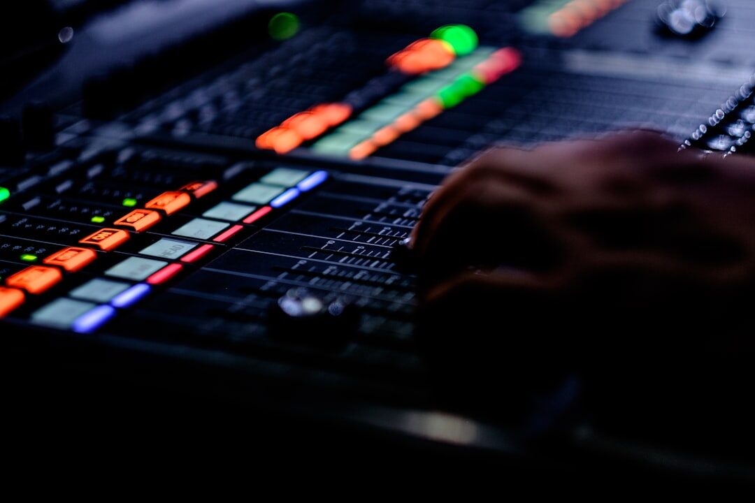 audio mixer console